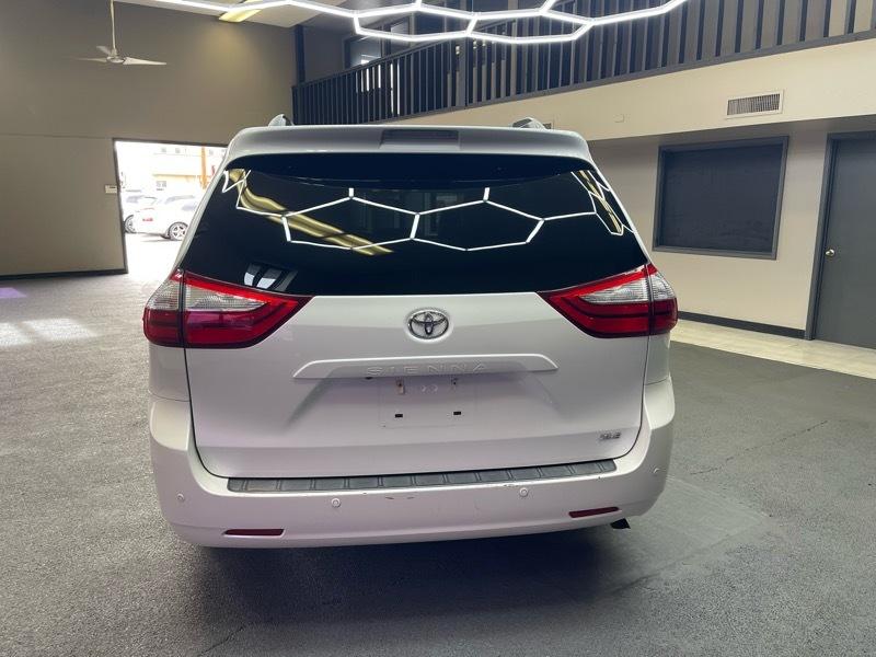 Toyota Sienna XLE FWD 8-Passenger V6 2016