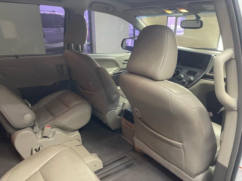 Toyota Sienna XLE FWD 8-Passenger V6 2016