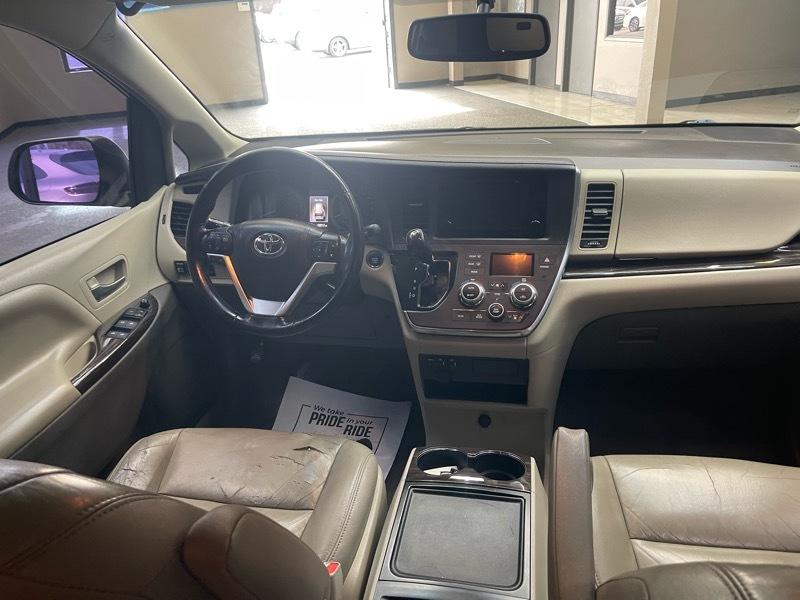 Toyota Sienna XLE FWD 8-Passenger V6 2016