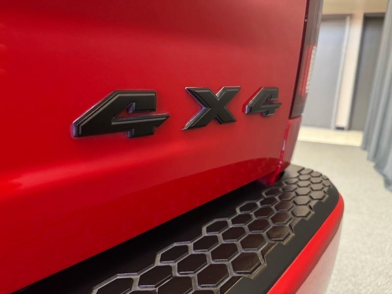 RAM 1500 Night 4x4 Quad Cab 6'4" Box 2018