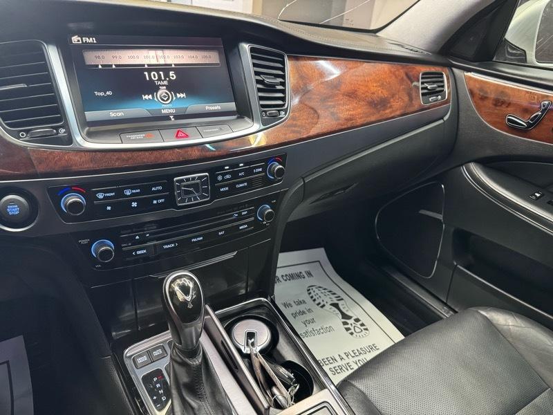 Hyundai Equus Signature 2015