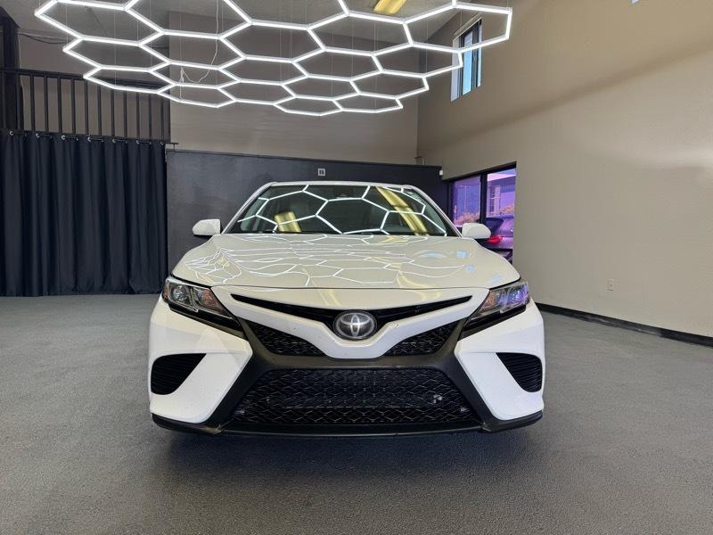 Toyota Camry SE 2020