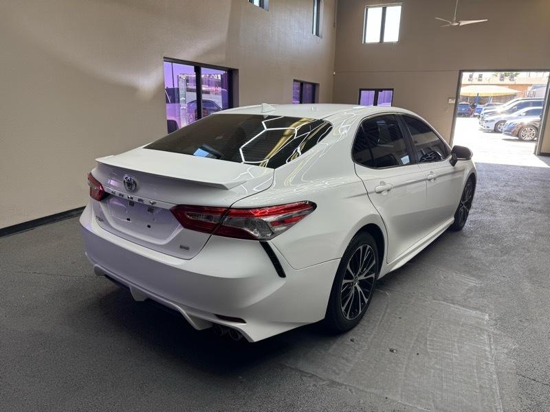 Toyota Camry SE 2020