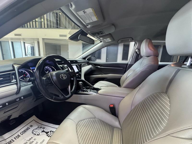 Toyota Camry SE 2020