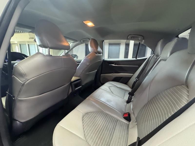 Toyota Camry SE 2020