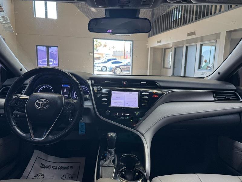 Toyota Camry SE 2020