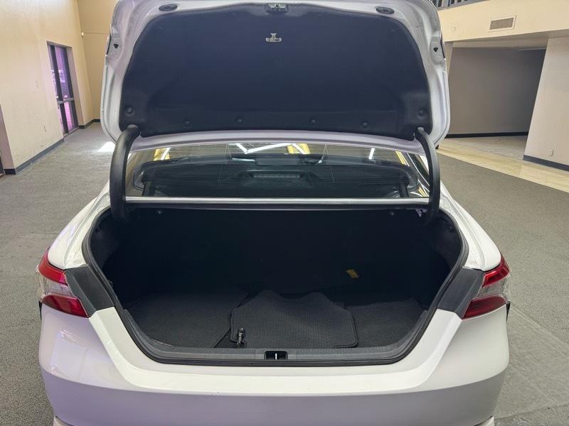 Toyota Camry SE 2020