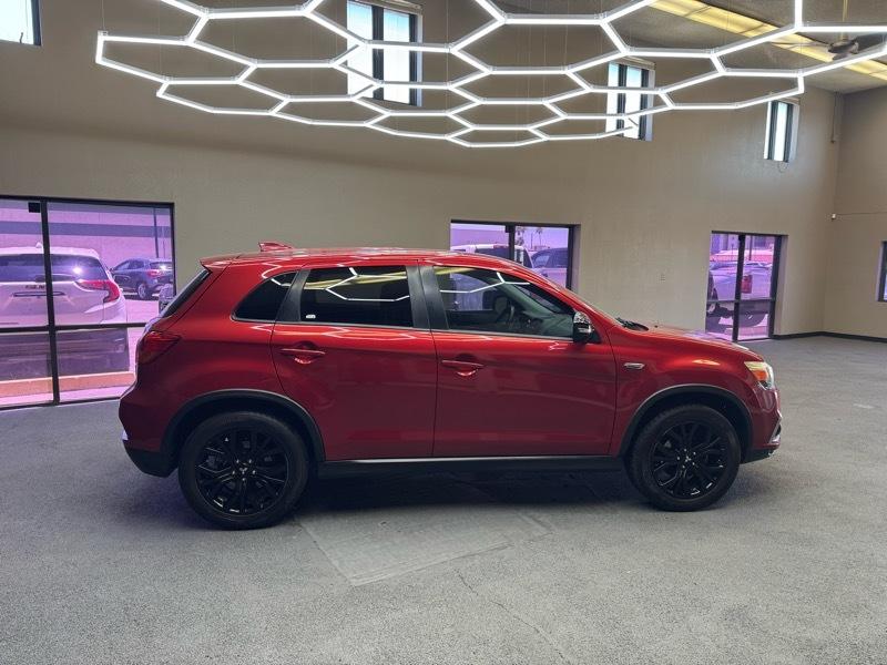 Mitsubishi Outlander Sport  2019