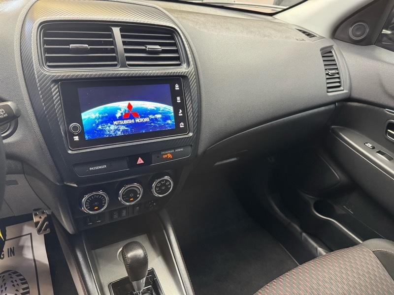 Mitsubishi Outlander Sport  2019