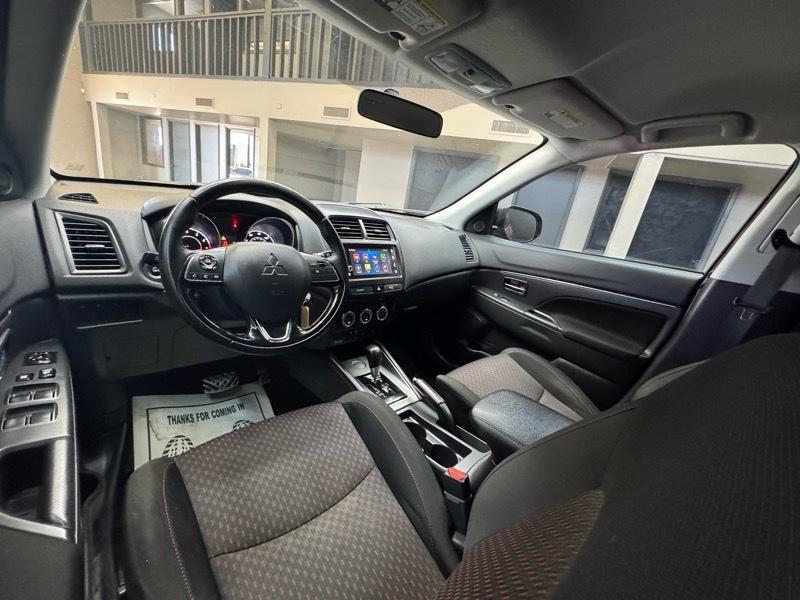 Mitsubishi Outlander Sport  2019