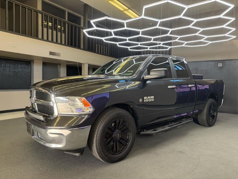 RAM 1500 SLT Quad Cab 2WD 2016