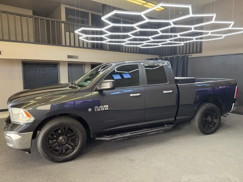 RAM 1500 SLT Quad Cab 2WD 2016