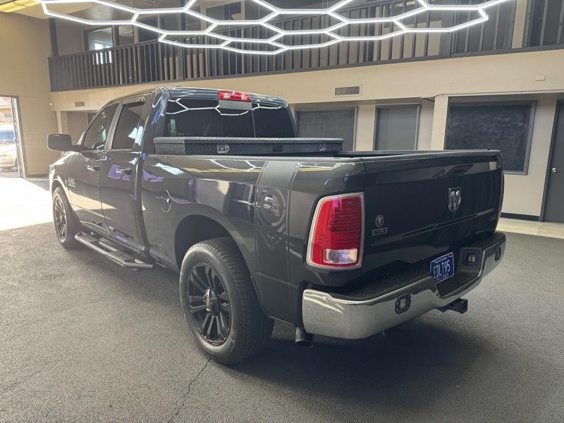 RAM 1500 SLT Quad Cab 2WD 2016