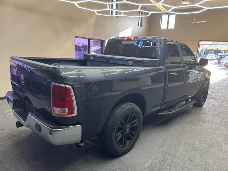 RAM 1500 SLT Quad Cab 2WD 2016