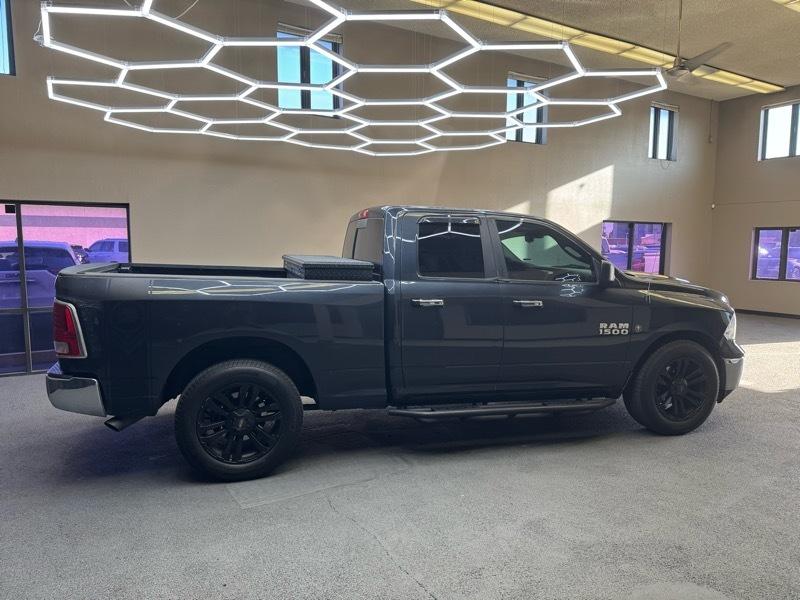 RAM 1500 SLT Quad Cab 2WD 2016