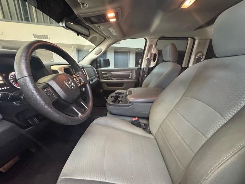 RAM 1500 SLT Quad Cab 2WD 2016