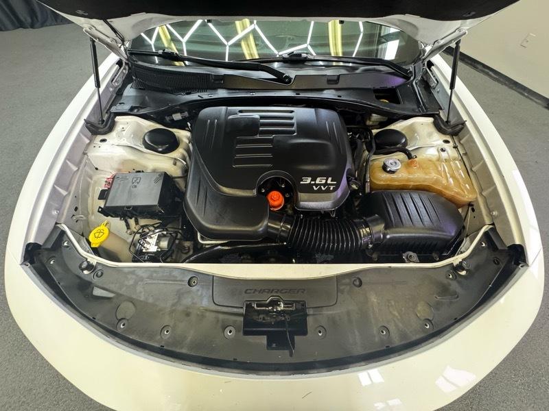 Dodge Charger SE 2015
