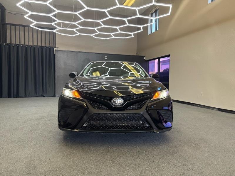 Toyota Camry SE 2020