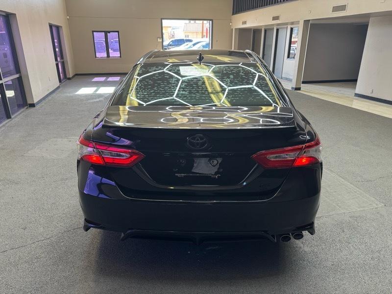 Toyota Camry SE 2020