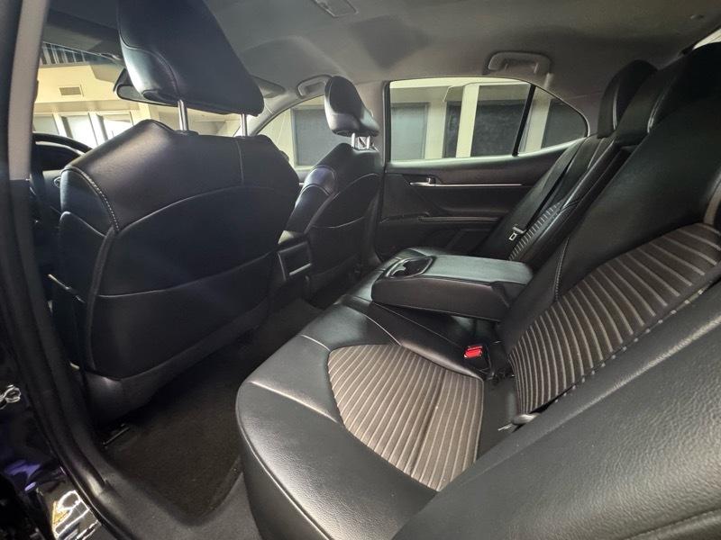 Toyota Camry SE 2020