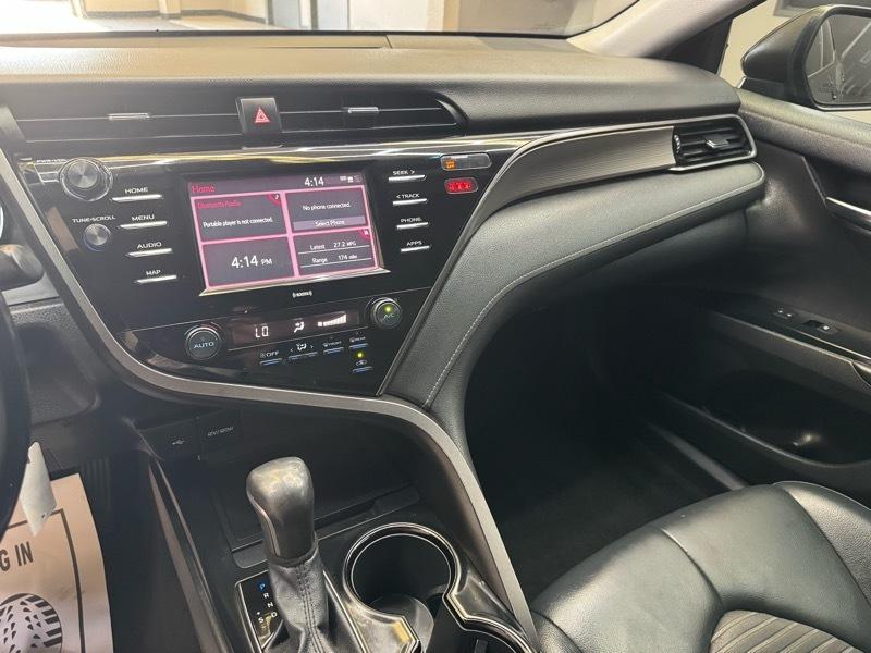 Toyota Camry SE 2020