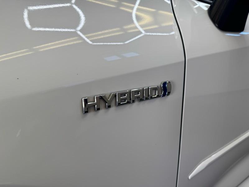 Toyota Corolla LE Hybrid 2020