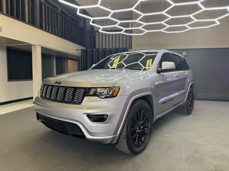 Jeep Grand Cherokee Laredo X 2WD 2021