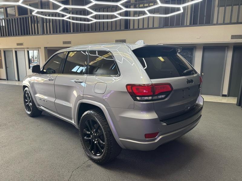 Jeep Grand Cherokee Laredo X 2WD 2021