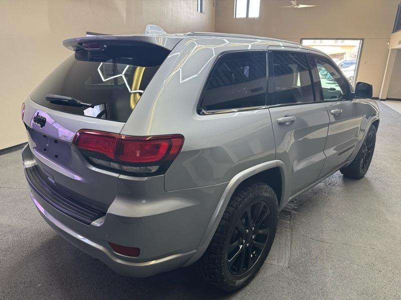 Jeep Grand Cherokee Laredo X 2WD 2021