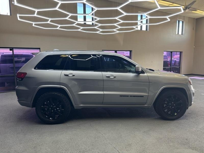 Jeep Grand Cherokee Laredo X 2WD 2021