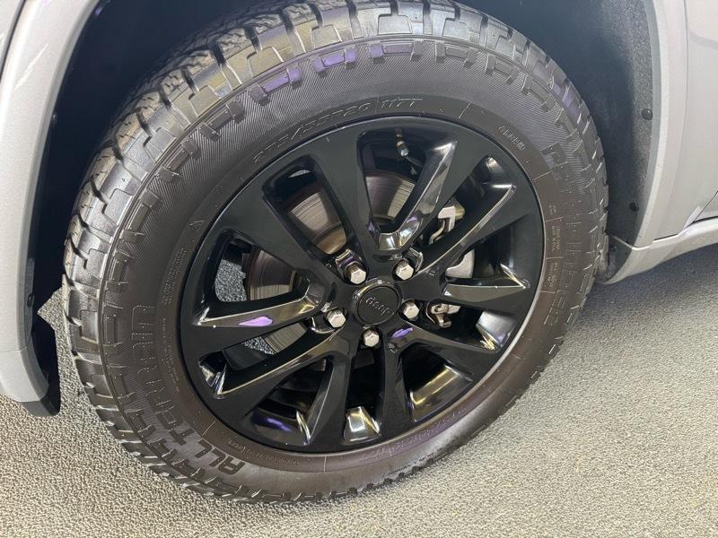 Jeep Grand Cherokee Laredo X 2WD 2021