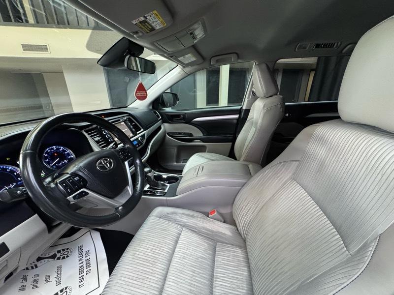 Toyota Highlander LE Plus AWD V6 2019