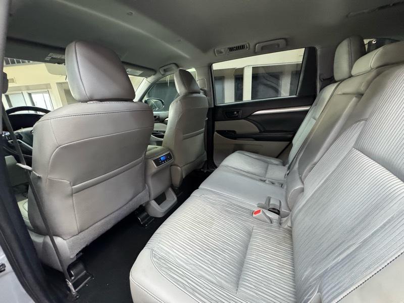 Toyota Highlander LE Plus AWD V6 2019