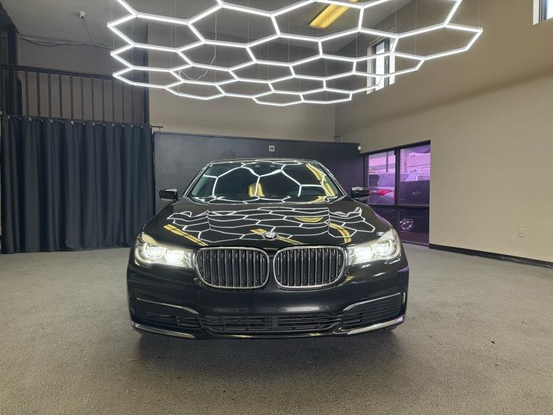 BMW 7-Series 740i 2019