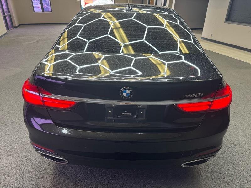 BMW 7-Series 740i 2019