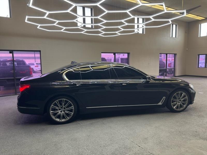 BMW 7-Series 740i 2019