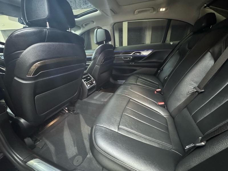 BMW 7-Series 740i 2019