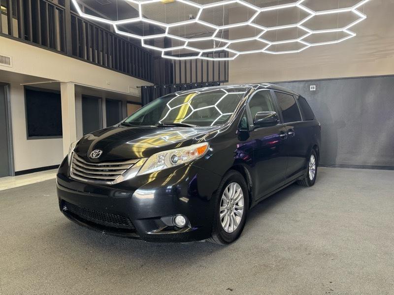 Toyota Sienna XLE FWD 8-Passenger V6 2015