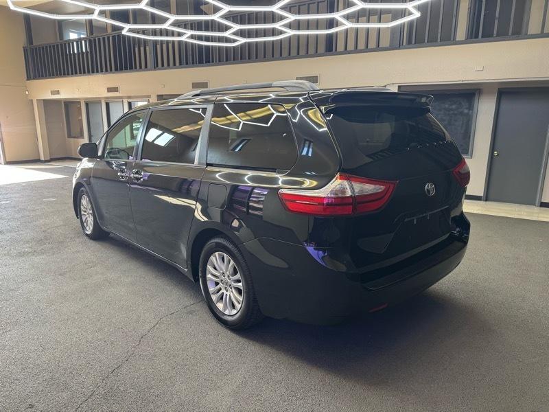 Toyota Sienna XLE FWD 8-Passenger V6 2015