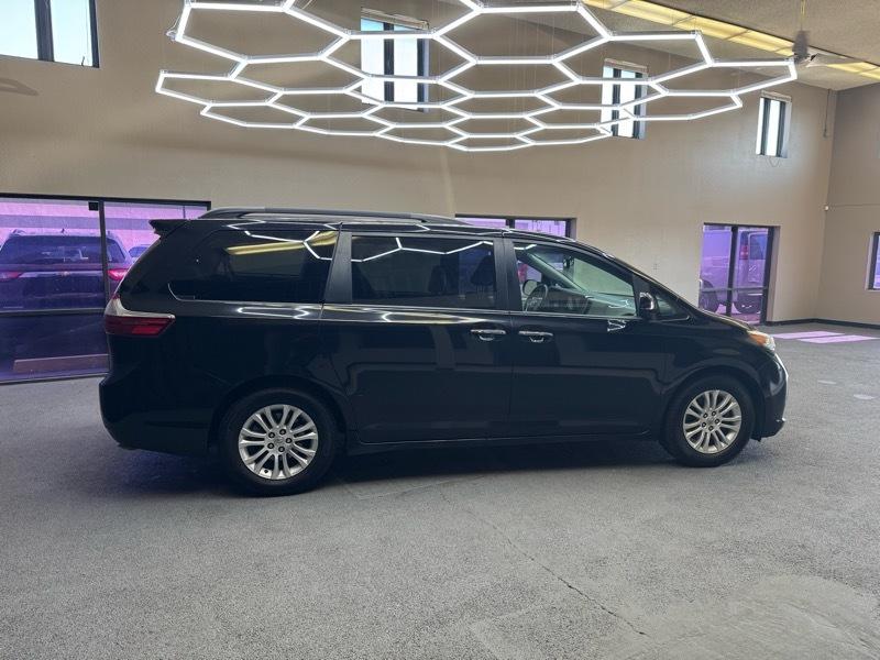 Toyota Sienna XLE FWD 8-Passenger V6 2015