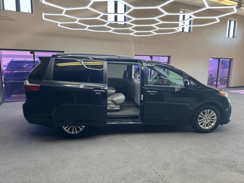 Toyota Sienna XLE FWD 8-Passenger V6 2015
