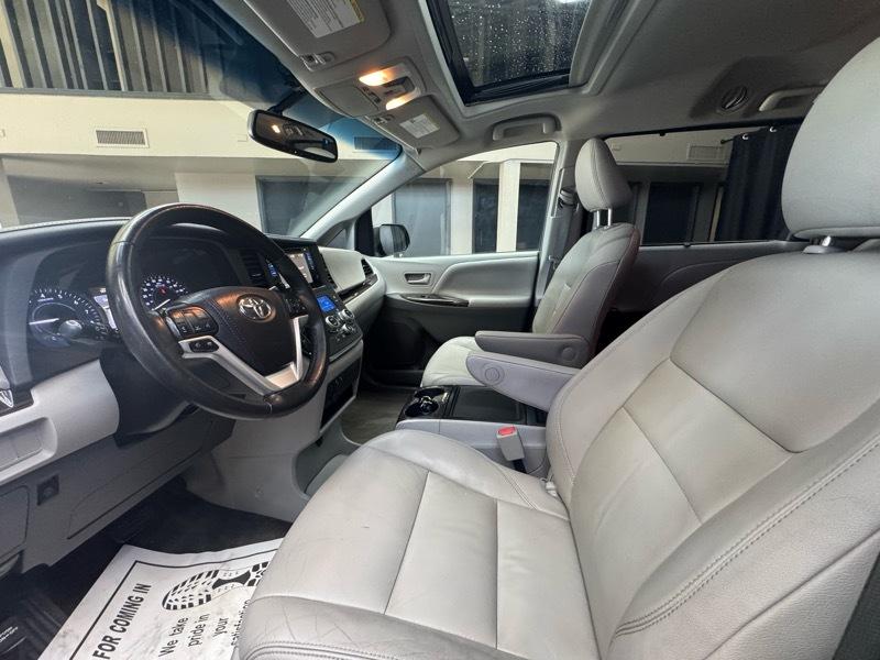 Toyota Sienna XLE FWD 8-Passenger V6 2015