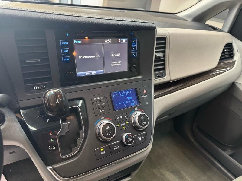 Toyota Sienna XLE FWD 8-Passenger V6 2015