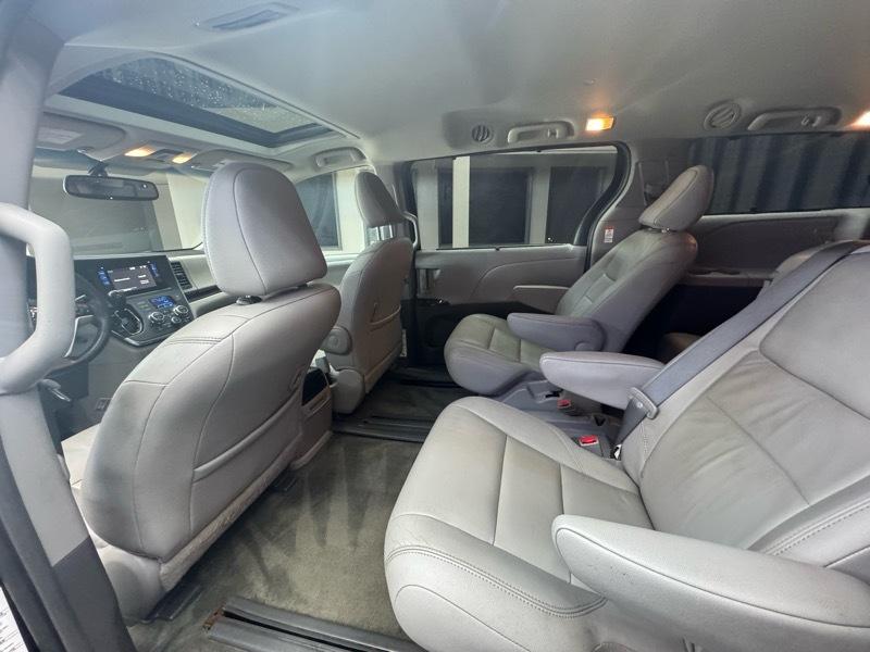 Toyota Sienna XLE FWD 8-Passenger V6 2015