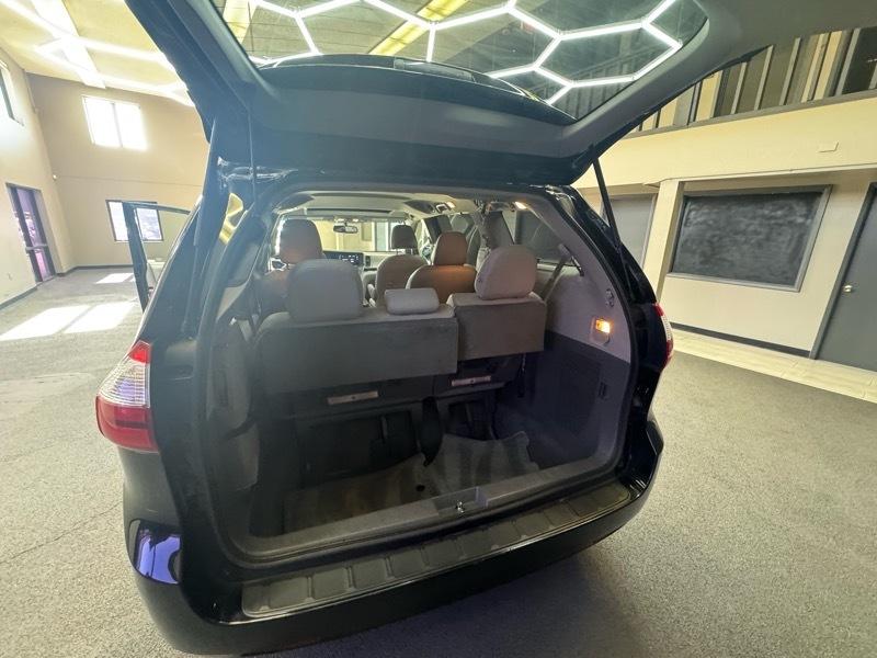 Toyota Sienna XLE FWD 8-Passenger V6 2015