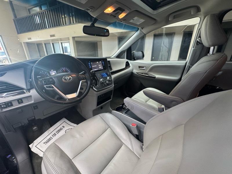 Toyota Sienna XLE FWD 8-Passenger V6 2015