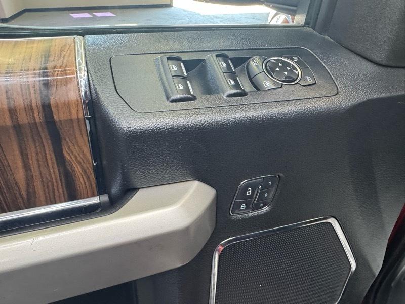 Ford F-150 Lariat SuperCrew 5.5-ft. Bed 4WD 2015