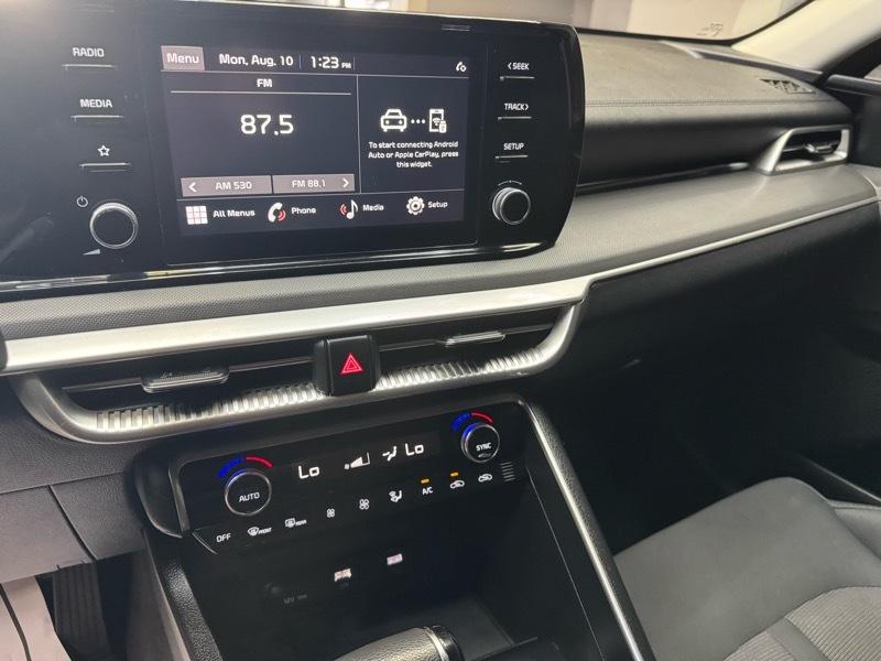 Kia K5 LX 2022