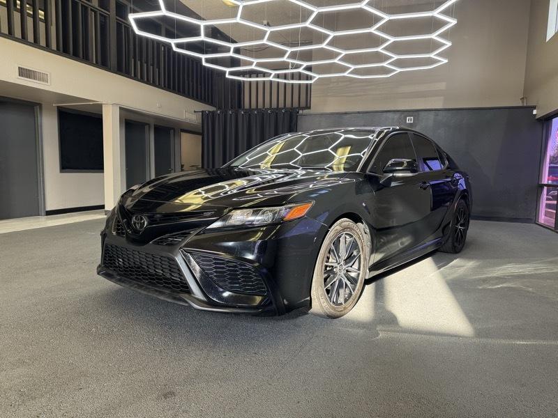 Toyota Camry SE 2022
