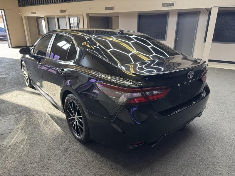 Toyota Camry SE 2022